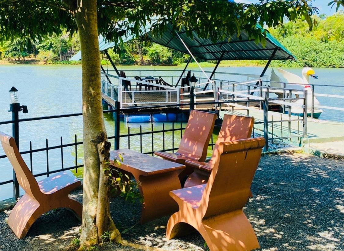 Pelican Lake Udawalawe Exterior foto